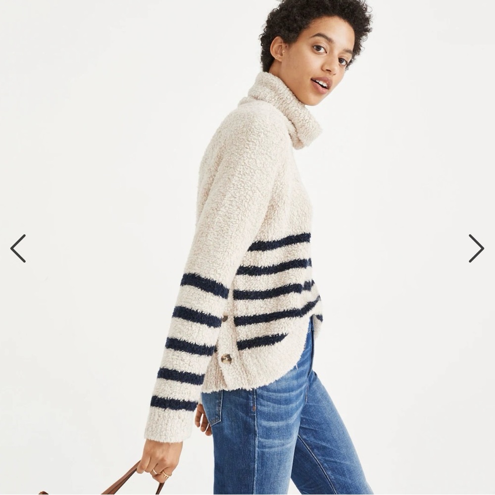 Favlux size medium women’s sweater. Cream and navy